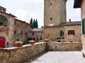 Gargonza: cosa vedere in questo borgo medievale con la sua torre imponente e i suoi vicoli suggestivi.