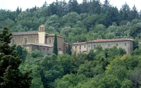 Antico complesso monastico immerso nel verde delle colline di Sargiano, Arezzo.