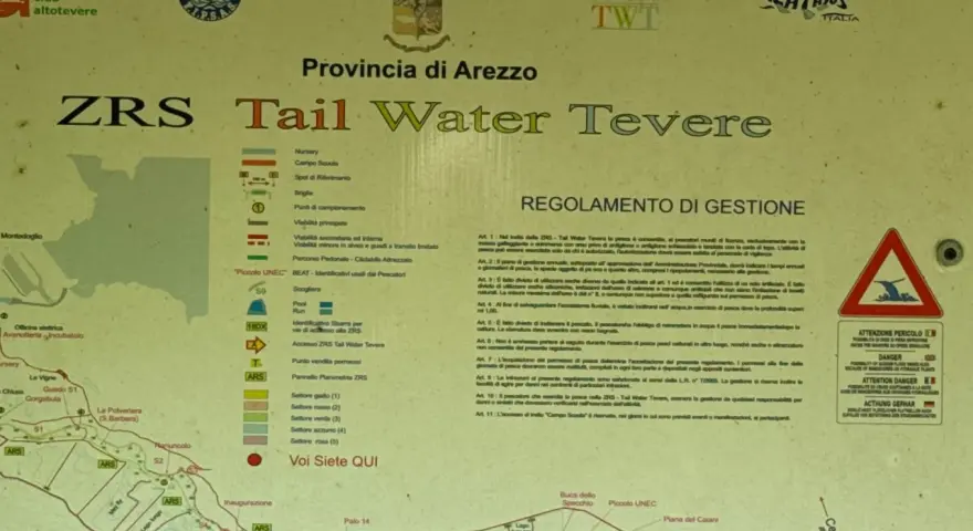 Mappa della ZRS Tail Water Tevere, con sentieri, punti di interesse e regolamenti per la pesca in un'area di **monti rognosi**.